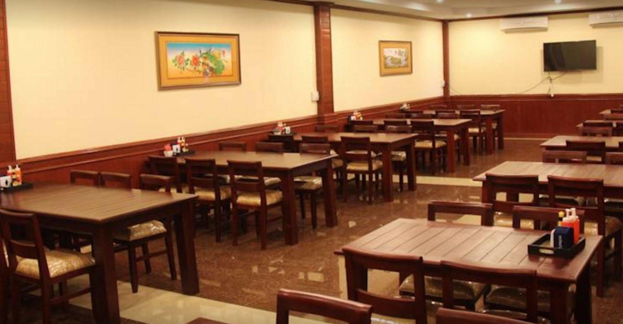 Sengkeo Hotel Vientiane Esterno foto