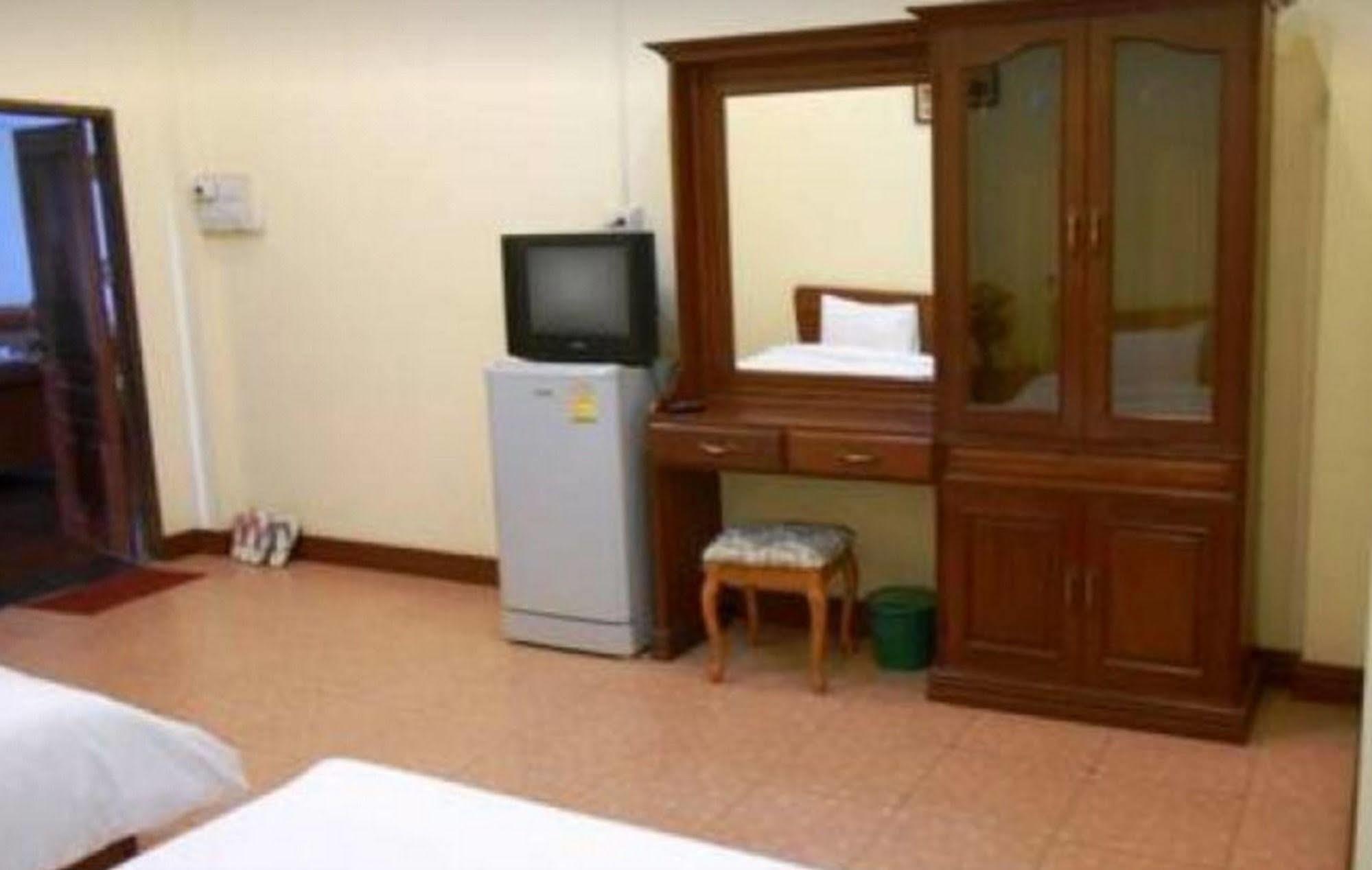 Sengkeo Hotel Vientiane Esterno foto